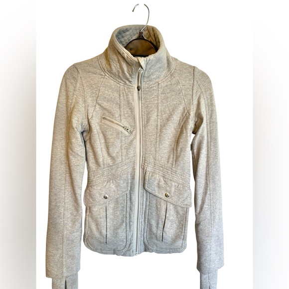 Lululemon It’s Happening Jacket - sz 4 - heathered silver spoon - Picture 5 of 11